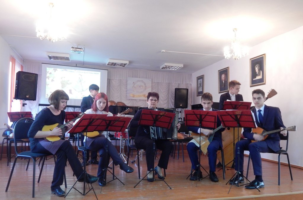 Отчётный концерт струнно-народного отделения Унечской ДШИ
