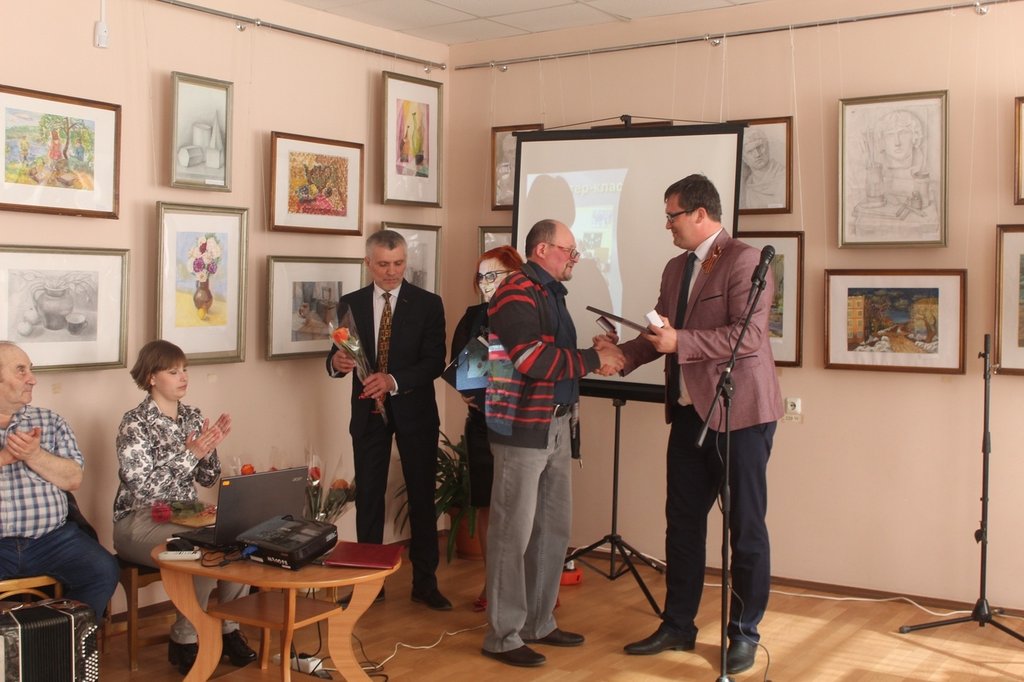 Унечская детская художественная школа имени Ю.И.Саханова отметила юбилей.