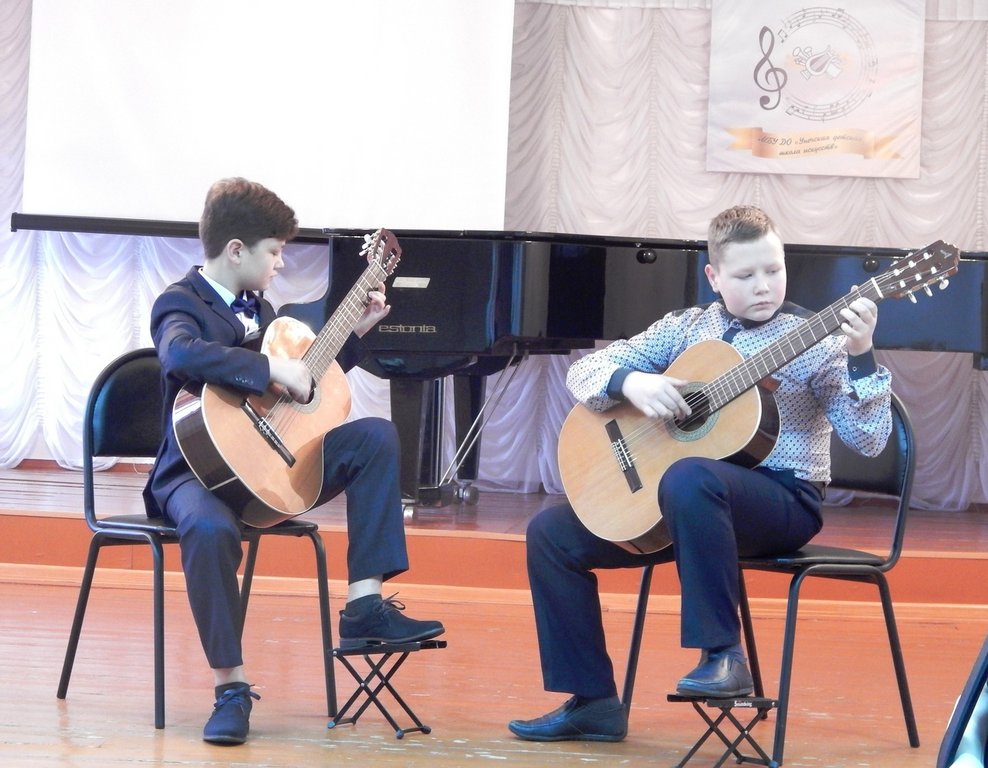 Школьный конкурс ансамблей народных инструментов «Неиссякаемый родник»