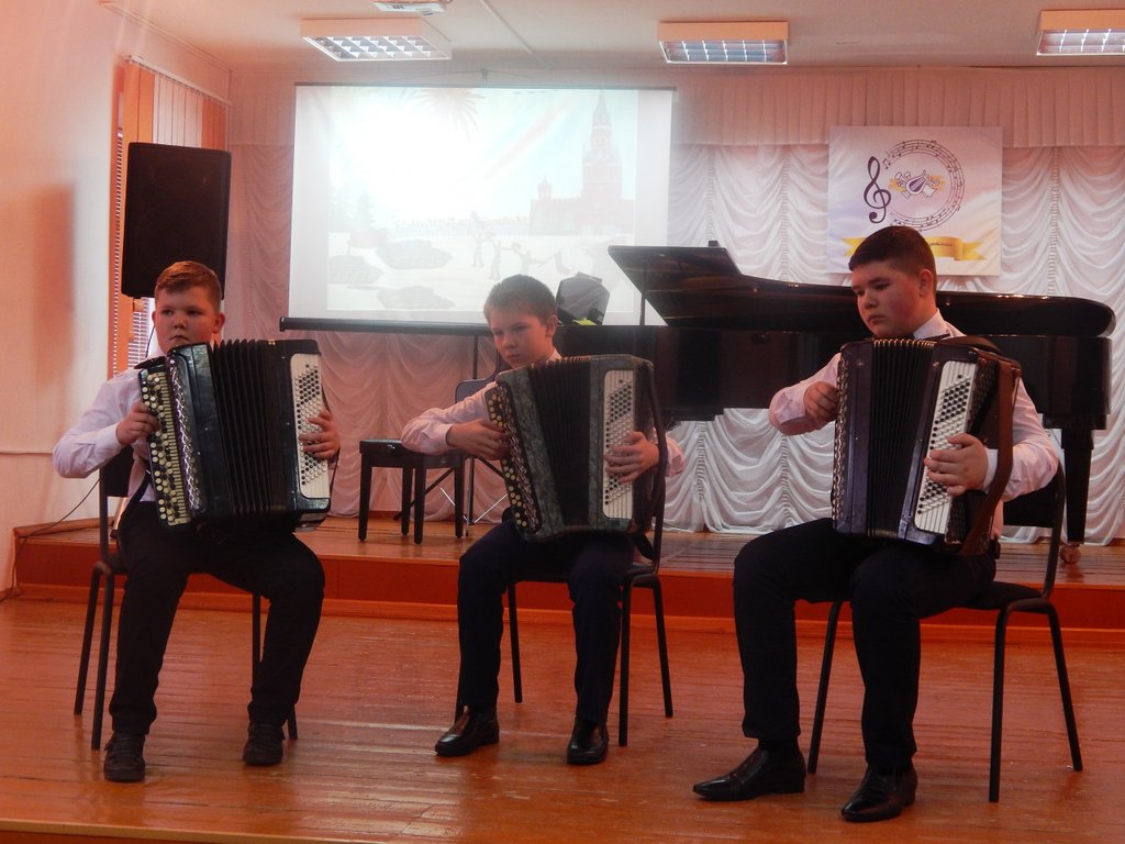 В детской школе искусств состоялся концерт, посвященный Дню защитника Отечества